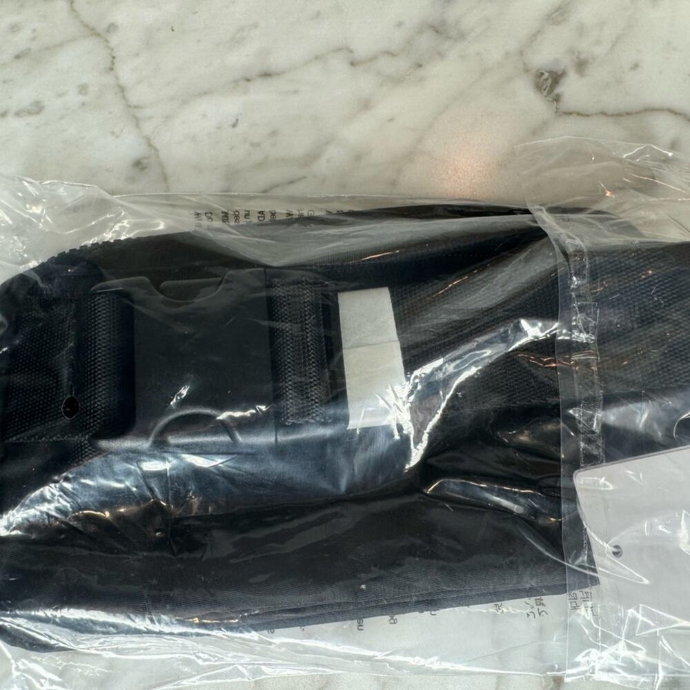 NWT Lululemon Everywhere Belt Bag 1L - Black OS - Picture 6 of 7